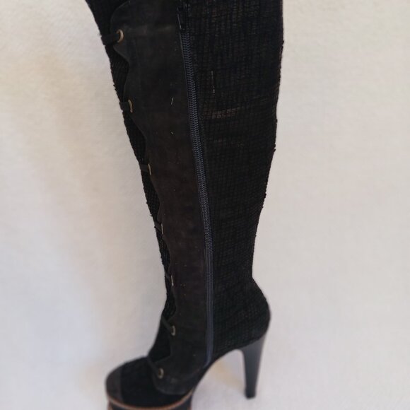 Interesting platform leather pumps. - Picture 8 of 9